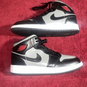 Size 6y Jordan 1 Mid Shadow  Black Grey And White